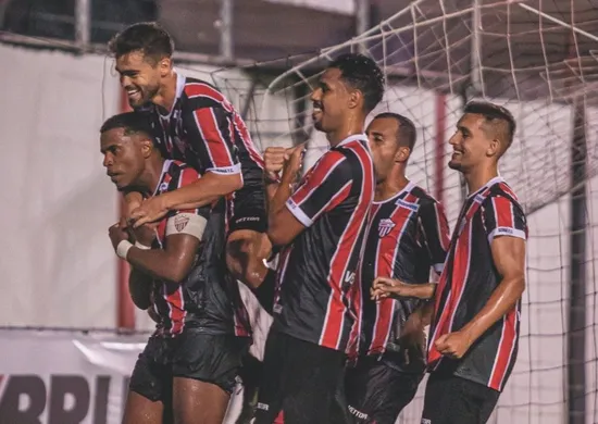 Imagem ilustrativa da imagem Serra busca a liderança provisória