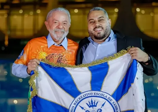 Imagem ilustrativa da imagem Sambas do Rio homenageiam até Lula e não arrebatam