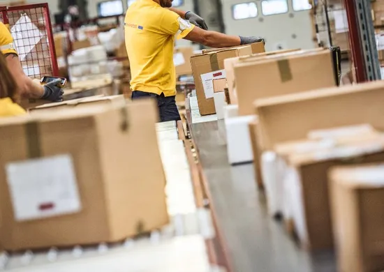 Imagem ilustrativa da imagem Correios passam a entregar no Brasil compras feitas em lojas do Paraguai