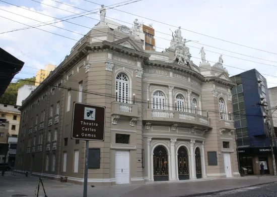 Imagem ilustrativa da imagem Theatro Carlos Gomes liberado para visitas. Saiba como conhecer