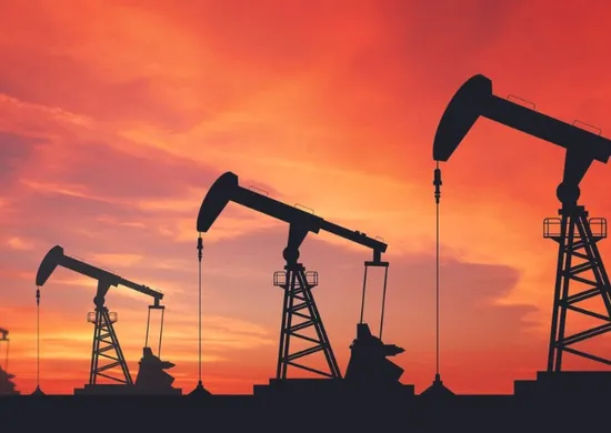 Imagem ilustrativa da imagem Petróleo dispara mais de 6% e vai a US$ 87 após retomada de ataques entre EUA e Irã