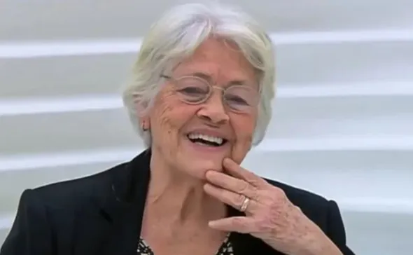 Imagem ilustrativa da imagem Adélia Prado sofre queda, passa por cirurgias e está hospitalizada em Minas