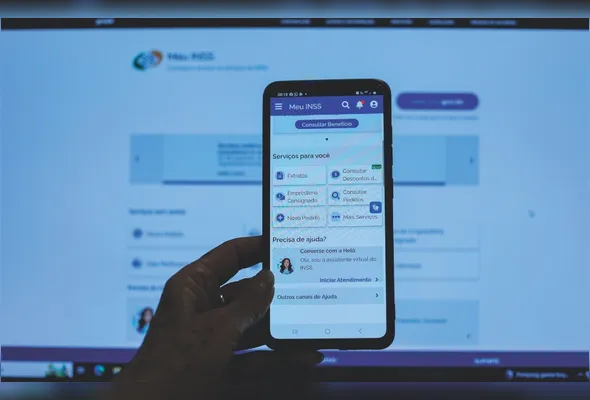 Meu INSS é o aplicativo que os vigaristas pedem que os aposentados  instalem no celular para aplicar o golpe