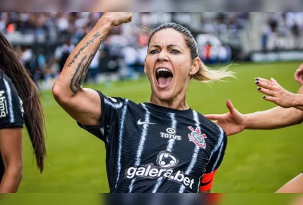 Gabi Zanotti levou a primeira edição da Bola de Ouro do futebol feminino