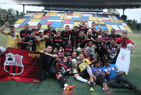 Imagem ilustrativa da imagem Copa Metropolitana: Pânico leva susto, mas é campeão nos pênaltis