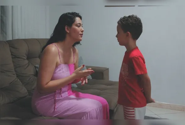 Kamilla diz que usa uma contagem para que Guilherme obedeça os “nãos”