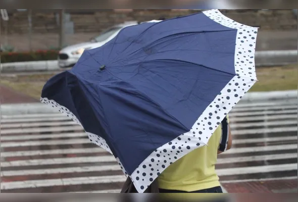 Imagem ilustrativa da imagem Frente fria traz chuva e leve queda de temperatura para o ES