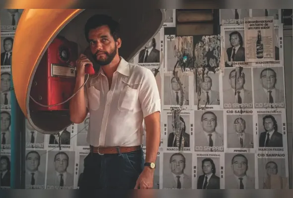 Marcelo (Wagner Moura) tenta fugir de seu passado violento