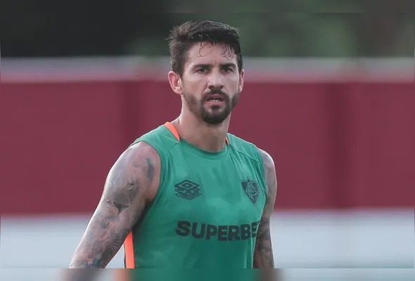 Everaldo é um dos jogadores mais criticados pelo torcedores do Fluminense