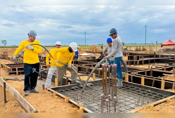 De acordo com a Prefeitura de Linhares, a previsão é que a rodoviária seja entregue ainda em 2026.