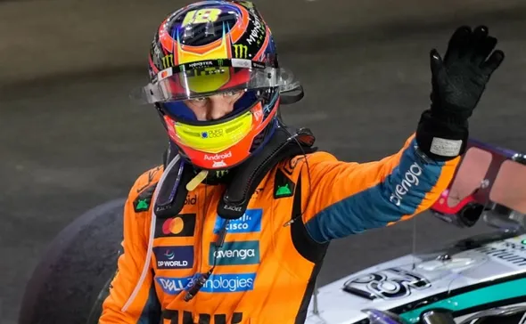 Imagem ilustrativa da imagem Piastri larga na frente na penúltima prova no ano