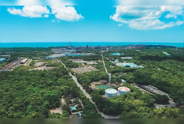 Vista aérea da ArcelorMittal Tubarão: instalação da siderúrgica deu início ao processo  de industrialização da Serra