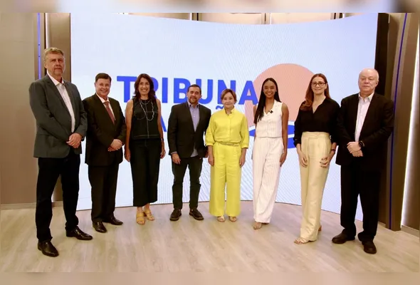 Visita especial à Rede Tribuna: o diretor de jornalismo de A Tribuna, Luciano Rangel; o vice-presidente do TJES, Fernando Zardini Antonio; a diretora comercial da Rede Tribuna, Lenise Loureiro; o superintendente da Rede Tribuna, Alexandre Gabriel; a presidente do TJES, Janete Vargas Simões; a apresentadora Bruna Maria; a diretora de jornalismo da TV Tribuna/Band, Janine Jordaim; e o desembargador Pedro Valls Feu Rosa