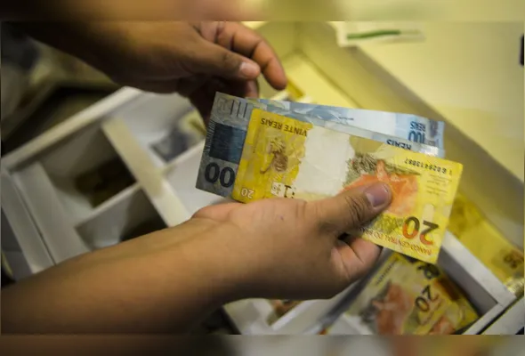 A troca só é vantajosa nos casos em que o consignado para CLT, lançado há dois meses, tenha juros mais baixos que as linhas de crédito contratadas