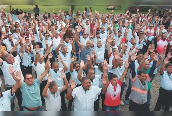 Motoristas do Sistema Transcol reivindicam reajuste salarial de 10% e redução de uma hora da carga horária