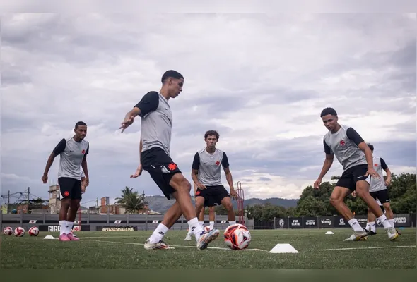 Vasco encara Nova Iguaçu com possíveis despedidas