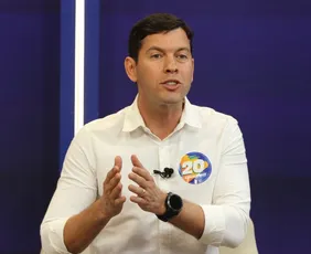 Imagem ilustrativa da imagem Arnaldinho bate o martelo e fica na Prefeitura de Vila Velha