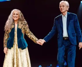 Imagem ilustrativa da imagem Caetano Veloso e Maria Bethânia levam Grammy de Melhor Álbum de Música Global