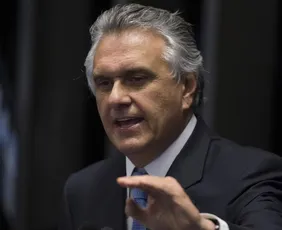 Imagem ilustrativa da imagem 'Nos curvamos à decisão da maioria', diz Ronaldo Caiado, apoiador de Flávio