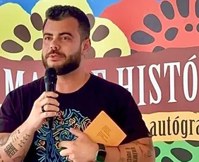 Imagem ilustrativa da imagem Carlos Fonseca toma posse como imortal da Academia Espírito-Santense de Letras