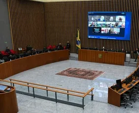 Imagem ilustrativa da imagem Cinco mil servidores aposentados podem receber até R$ 40 mil com decisão