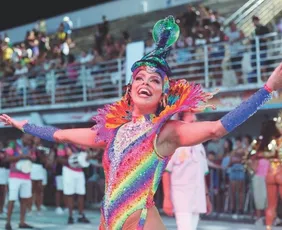 Imagem ilustrativa da imagem Piedade retoma desfile após paralisação por problema na sonorização