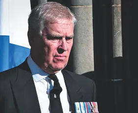 Imagem ilustrativa da imagem Ex-príncipe Andrew é preso após revelações de vínculos com Epstein, diz imprensa