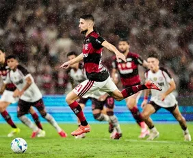 Imagem ilustrativa da imagem Flamengo leva virada na prorrogação e perde título da Recopa para o Lanús