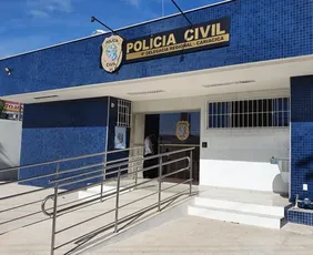 Imagem ilustrativa da imagem Funcionário desvia R$ 200 mil por vício em jogos, se arrepende e vai à polícia