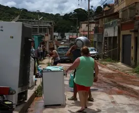 Imagem ilustrativa da imagem Governo do ES abre ponto de coleta de doações para vítimas das chuvas em Minas