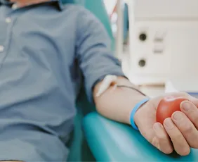 Imagem ilustrativa da imagem Hemoes alerta para estoques baixos e pede doações de sangue antes do Carnaval