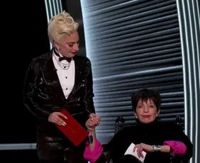 Imagem ilustrativa da imagem Liza Minnelli diz que foi forçada a usar cadeira de rodas no Oscar 2022