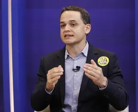 Imagem ilustrativa da imagem Lorenzo Pazolini formaliza renúncia da Prefeitura de Vitória