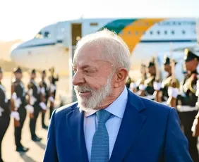 Imagem ilustrativa da imagem Disputa de palanques e segurança fazem Lula reavaliar vinda ao Galo da Madrugada