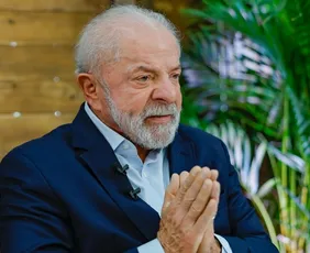 Imagem ilustrativa da imagem Lula pediu estudos para reduzir custo de crédito rotativo, diz Gleisi