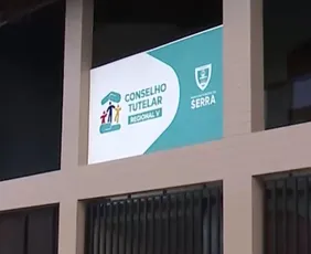 Imagem ilustrativa da imagem Mãe é acusada de abandonar os quatro filhos em casa para ir à um bar