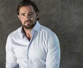 Imagem ilustrativa da imagem Vorcaro declarou R$ 51,1 milhões em arte, relógios e carros