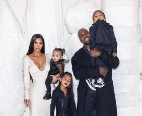 Imagem ilustrativa da imagem 'Nós sempre vamos ser uma família', diz Kim Kardashian sobre relação com Kanye West