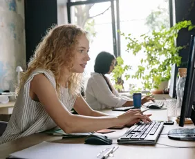 Imagem ilustrativa da imagem Projeto oferece curso gratuito de programação para mulheres em Vila Velha