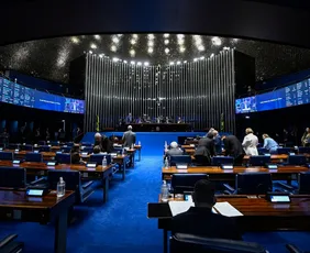 Imagem ilustrativa da imagem Empresários querem salário por hora em vez do fim da 6x1
