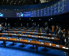 Imagem ilustrativa da imagem Senador entrega relatório e PEC do fim da escala 6x1 fica pronta para votação