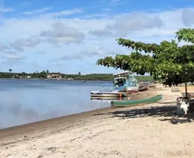 Imagem ilustrativa da imagem Turistas de MG morrem após se afogarem em rio e no mar em São Mateus