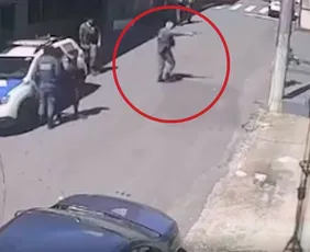 Imagem ilustrativa da imagem VÍDEO | Novas imagens mostram momento em que PM atira contra mulheres em Cariacica
