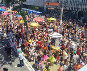 Imagem ilustrativa da imagem VÍDEOS I Regional da Nair anima os foliões no Centro de Vitória