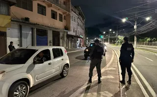 Imagem ilustrativa da imagem Blitze guincham carros por pneu careca e farol queimado no ES