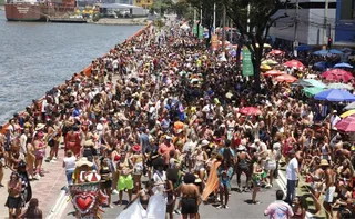 Imagem ilustrativa da imagem Bloco Regional da Nair arrasta multidão no Centro