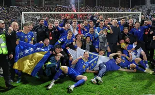 Imagem ilustrativa da imagem Itália perde para a Bósnia nos pênaltis e fica fora da terceira Copa seguida