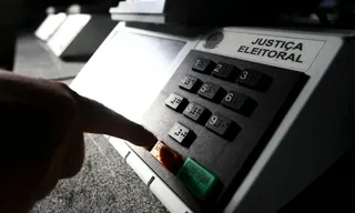 Imagem ilustrativa da imagem Eleitor tem até esta quinta-feira (20) para solicitar voto em trânsito