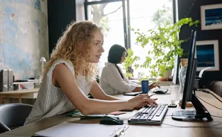 Imagem ilustrativa da imagem Projeto oferece curso gratuito de programação para mulheres em Vila Velha