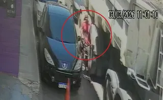 Imagem ilustrativa da imagem VÍDEO | Ciclista escapa 'por um triz' de ser atropelado por carreta em Vila Velha